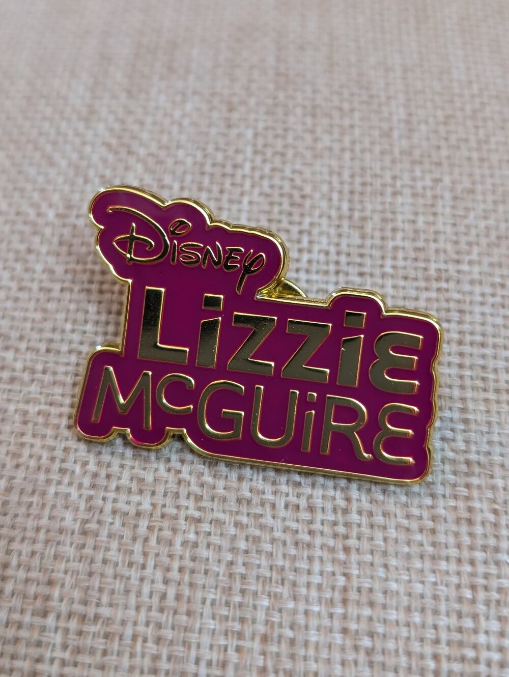 Disney Lizzie McGuire pin Loungefly  BoxLunch Disney Channel 2026